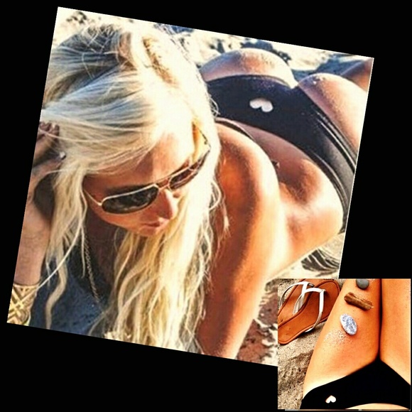 Bikini bottom cheeky cut out - Picture 3 of 8